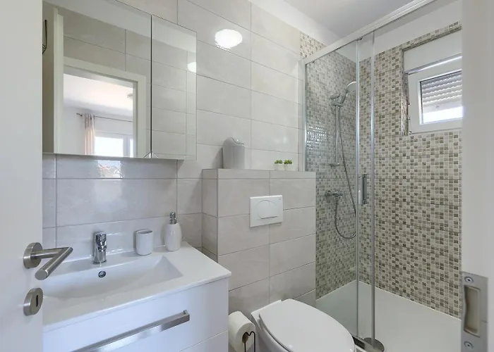 아파트 Brand New Excellence