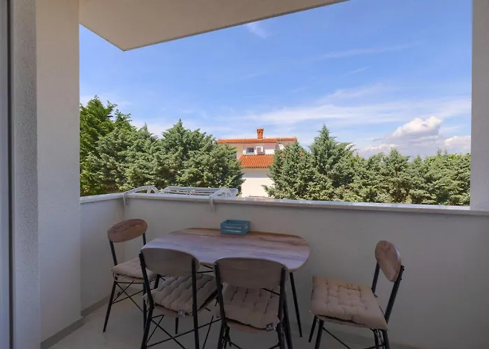 아파트 Brand New Excellence