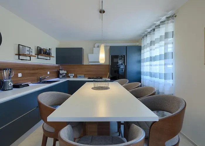 아파트 Brand New Excellence