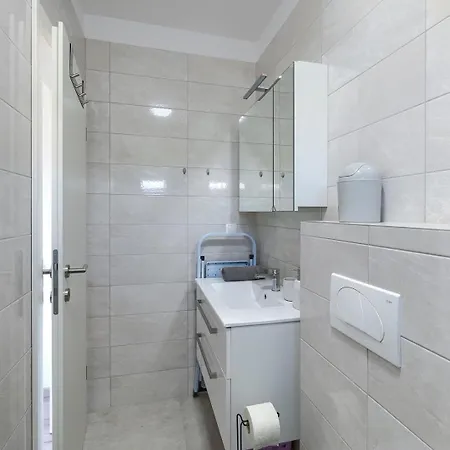 Brand New Excellence Apartment *