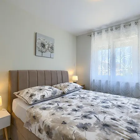 Apartment Brand New Excellence *