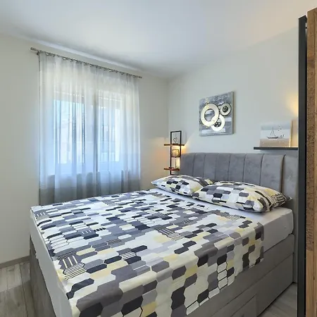 Brand New Excellence Apartment Pula